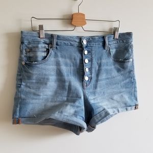 🦅 AEO High Waisted Button Up Shorts